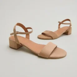 Sandales à talons carrés