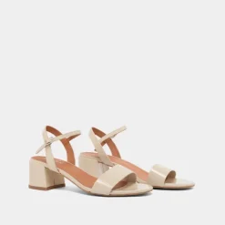Sandales à talons et bouts ronds