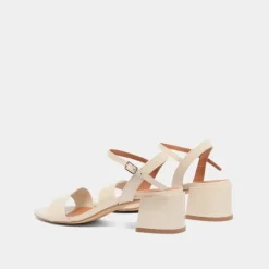 Sandales à talons et bouts ronds