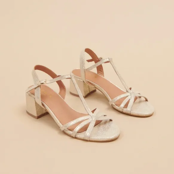 Sandales à talons et bouts ouverts