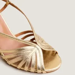 Sandales à talons et bouts ronds