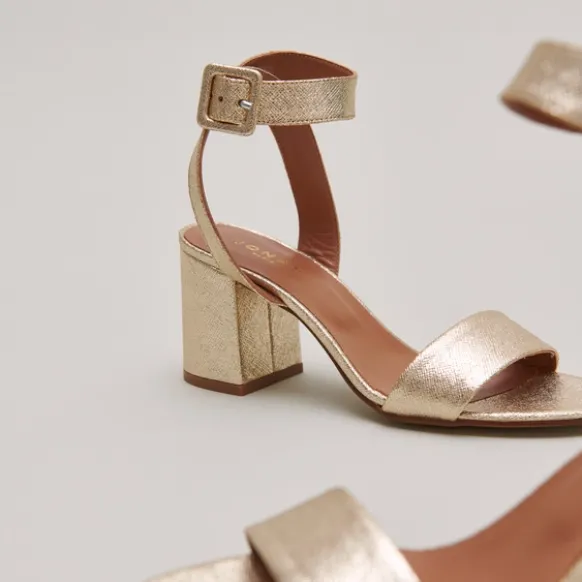 Sandales à talons et brides