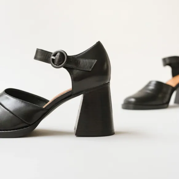 Sandales à talons et brides