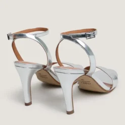 Sandales à talons hauts et brides chevilles