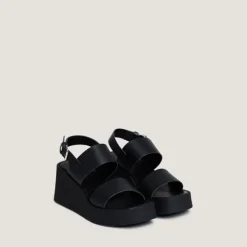 Sandales compensées à brides larges
